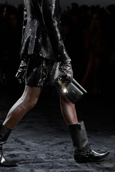 Look 77